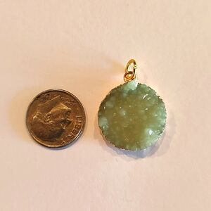 Druzy quartz pendant gold tone